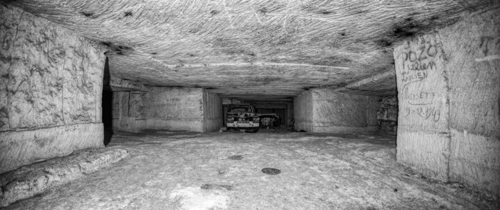 Fotografia intitulada "Le parking" por Olivier Barau, Obras de arte originais, Fotografia digital
