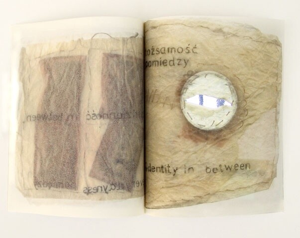 Цифровое искусство под названием "Book 20e, In betwee…" - Beata Wehr, Подлинное произведение искусства