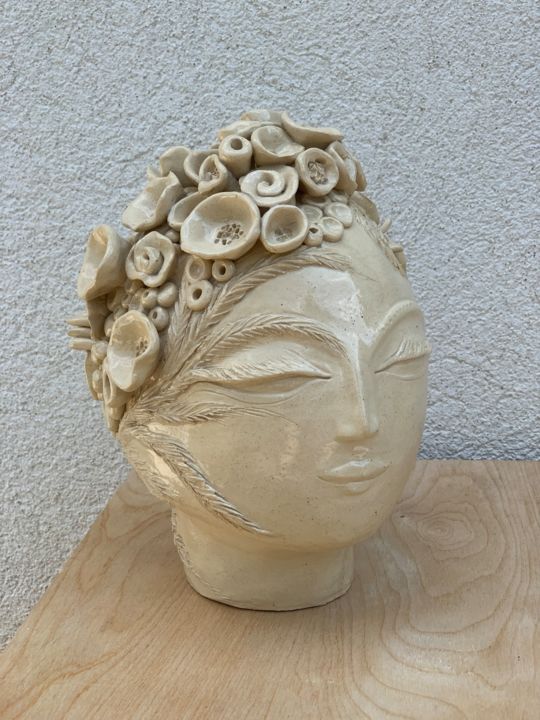 Sculpture titled "Jasmine" by Béatrice Couvret, Original Artwork, Clay