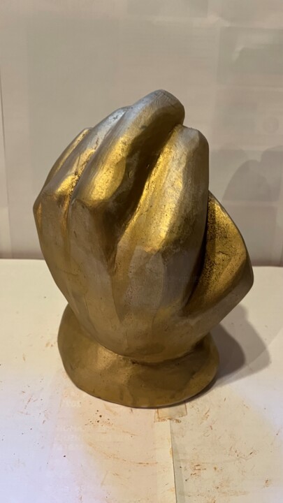 Sculpture intitulée "Main d’or" par Terredediane, Œuvre d'art originale, Argile