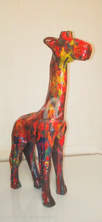 Escultura titulada "La girafe de profil…" por Bega, Obra de arte original, Papel maché