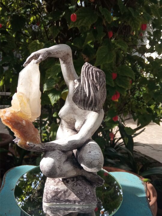 Escultura intitulada "Venus do Crystal" por Belmiro Dias Ferreira, Obras de arte originais, Plástico