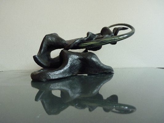 Skulptur mit dem Titel "SATURNE" von Malya, Original-Kunstwerk