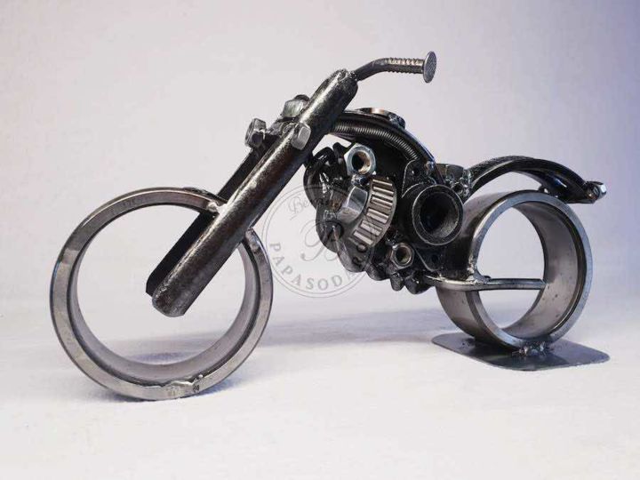 Escultura intitulada "Moto" por Béranger Papasodaro, Obras de arte originais, Metais