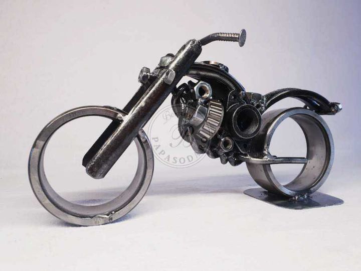 Scultura intitolato "Moto" da Béranger Papasodaro, Opera d'arte originale, Metalli