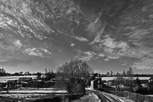 Fotografie mit dem Titel "village Picard" von Bernard Jacques, Original-Kunstwerk