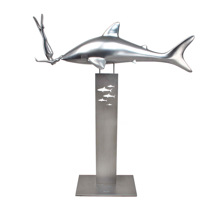 Scultura intitolato "SOS Save our sharks…" da Bernard Rives, Opera d'arte originale, Acciaio inossidabile