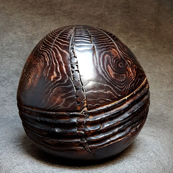 Sculptuur getiteld "celt ball" door Bernard Geoffroy, Origineel Kunstwerk, Hout