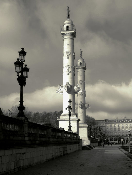 Photographie intitulée "Bordeaux detail S00…" par Bernard Liotier, Œuvre d'art originale