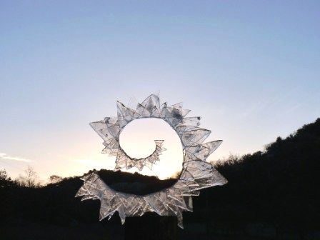 Installazione intitolato "Spirale de glace" da Alain Bernegger, Opera d'arte originale