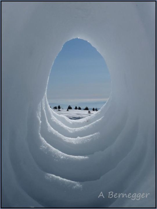 「Passage de neige」というタイトルのインストール Alain Berneggerによって, オリジナルのアートワーク