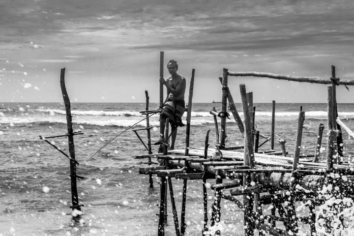 Fotografie getiteld "Pécheur au Sri Lanka" door Bertrand Bigo, Origineel Kunstwerk, Digitale fotografie