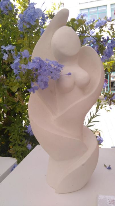 Sculpture titled "ange-vi-lange-danse…" by Bertrand Catherine, Original Artwork, Stone