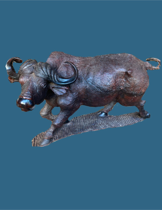 Sculpture intitulée "Raging Buffalo" par Bheki Dube, Œuvre d'art originale, Bois