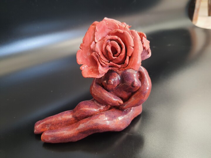 Sculpture titled "Flower Head" by Bilge Dogrucuoglu, Original Artwork, Ceramics