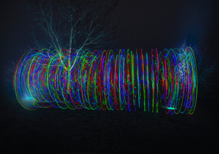 Photographie intitulée "TUNNEL DE LUMIERE" par Blaise Lavenex, Œuvre d'art originale, Light Painting