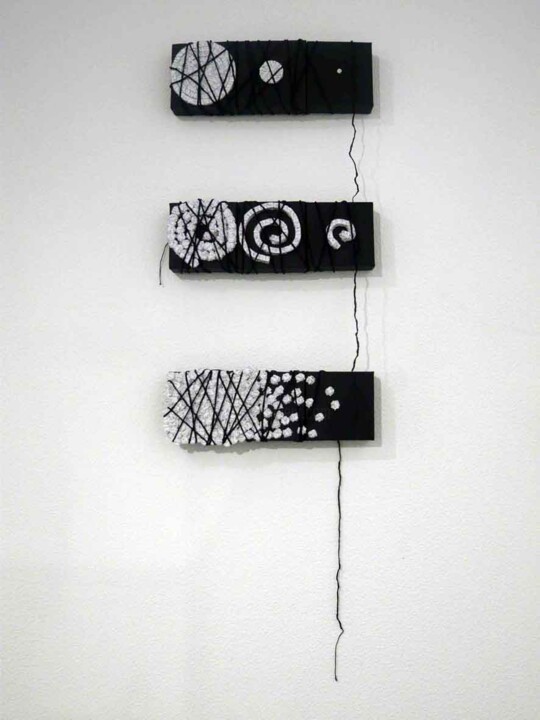 Collagen mit dem Titel "papiersentasses3bla…" von Blandine Magneau, Original-Kunstwerk