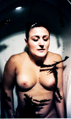 "Balck wings bath" başlıklı Fotoğraf Bloody Pm tarafından, Orijinal sanat