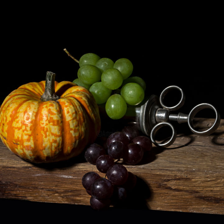 Photographie intitulée "syringe-n-grapes.jpg" par Bloomonkey, Œuvre d'art originale