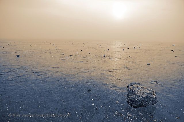 Fotografie mit dem Titel "Lake Lowell Ice" von Mike Shipman, Original-Kunstwerk