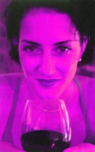 Photographie intitulée "Girl with wine glass" par Bluevespa, Œuvre d'art originale