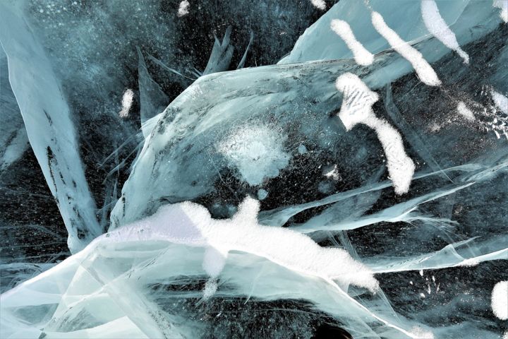 life under ice