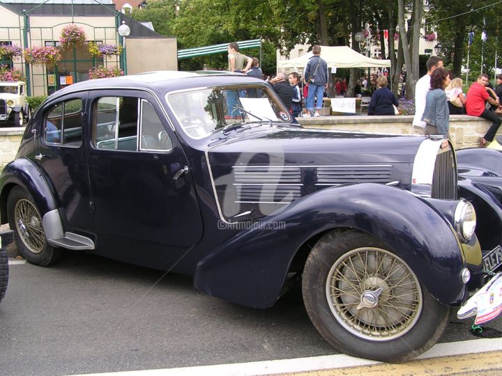 Photographie intitulée "Bugatti" par Jean Louis Boguet, Œuvre d'art originale
