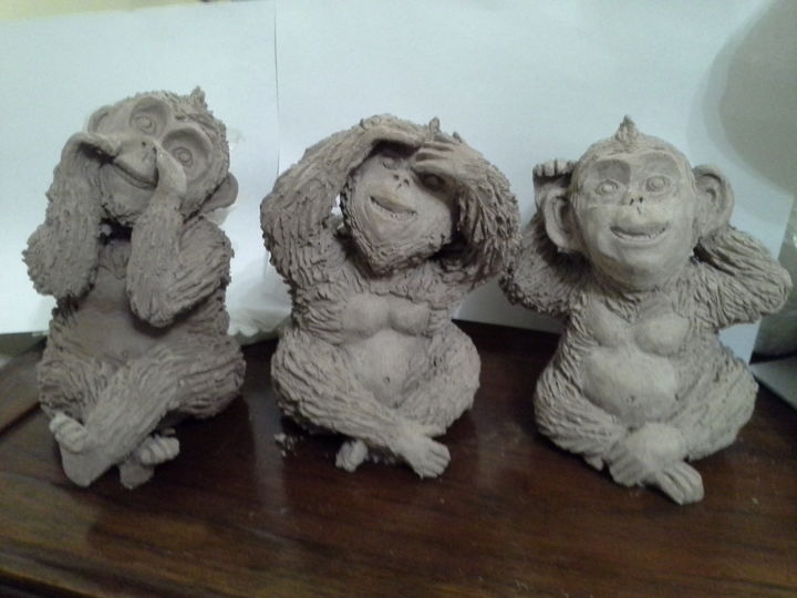 Sculpture titled "Les trois singes co…" by Michelle Bompard, Original Artwork, Terra cotta
