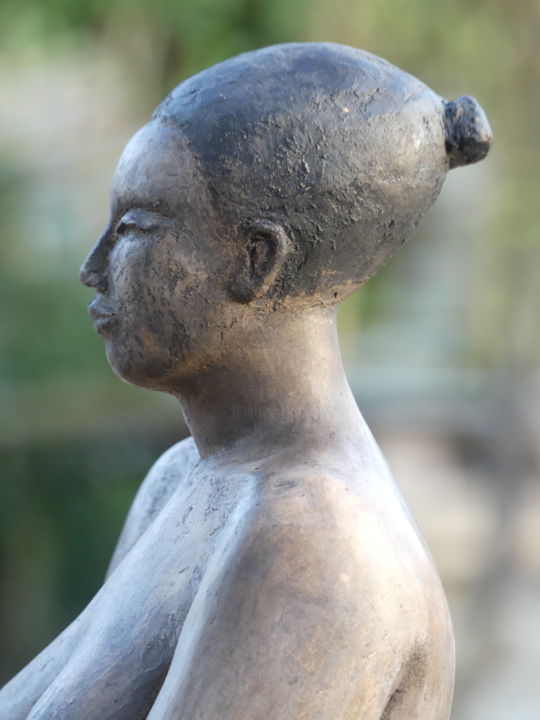 Sculpture titled "Sonia (détail)" by Pascal Borgo, Original Artwork, Terra cotta