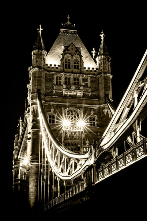 Photography titled "Tower Bridge I" by Jgc Braticius, Original Artwork, Digital Photography