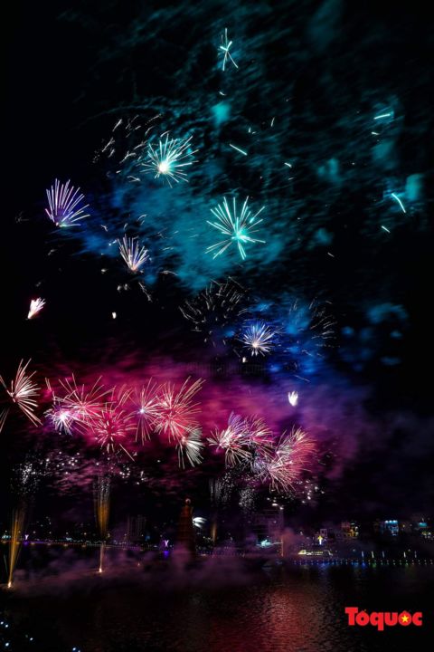 Photographie intitulée "Fireworks" par Brian Marline, Œuvre d'art originale, Photographie argentique