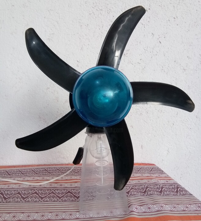 Design titled "Star Blue Lamp" by Calavera Estudio Dgo Mx, Original Artwork, Plastic