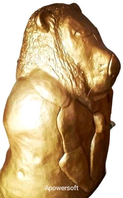 Sculpture intitulée "Fierce Lion on old…" par Caleb Williams Williams, Œuvre d'art originale, Argile