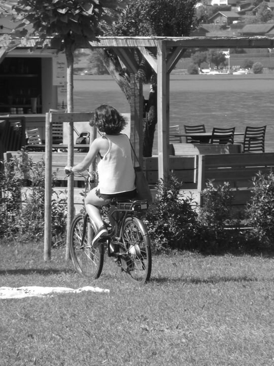 Photographie intitulée "A bicyclette" par Camille R., Œuvre d'art originale, Photographie non manipulée