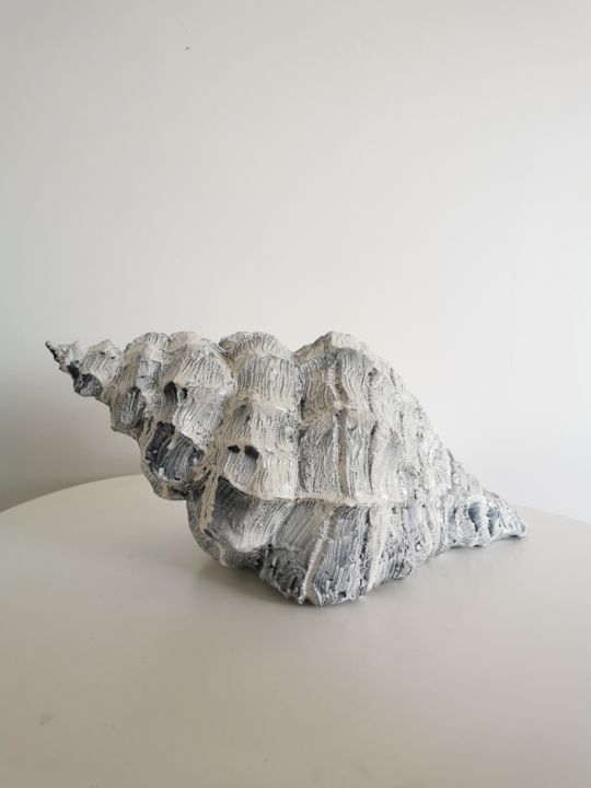 Sculpture titled "Ecoute la mer" by Martine Caoudal, Original Artwork, Clay