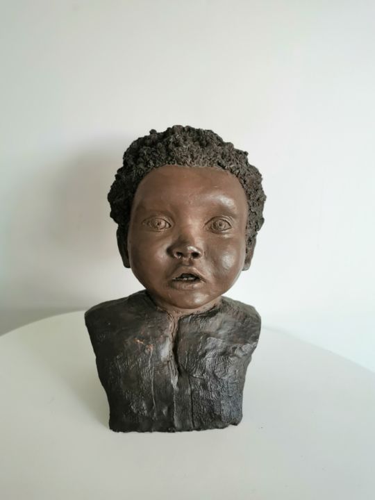 Sculpture titled "Petit garçon d'Outr…" by Martine Caoudal, Original Artwork, Clay