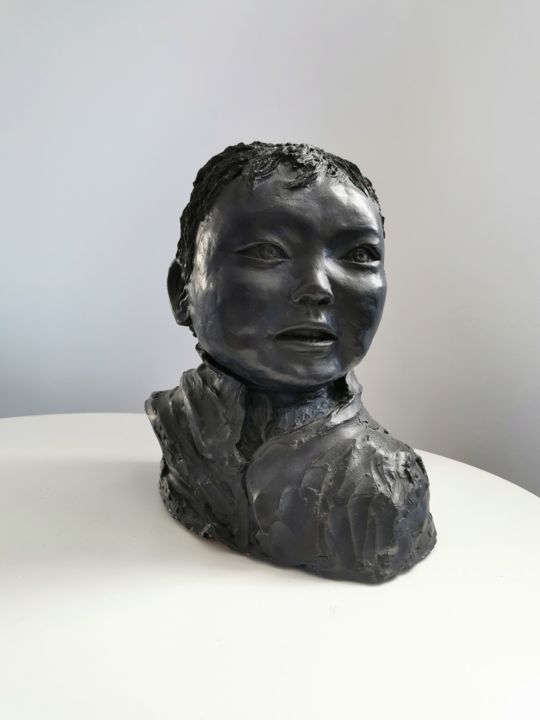 Sculpture titled "Jeune garçon de Bir…" by Martine Caoudal, Original Artwork, Clay