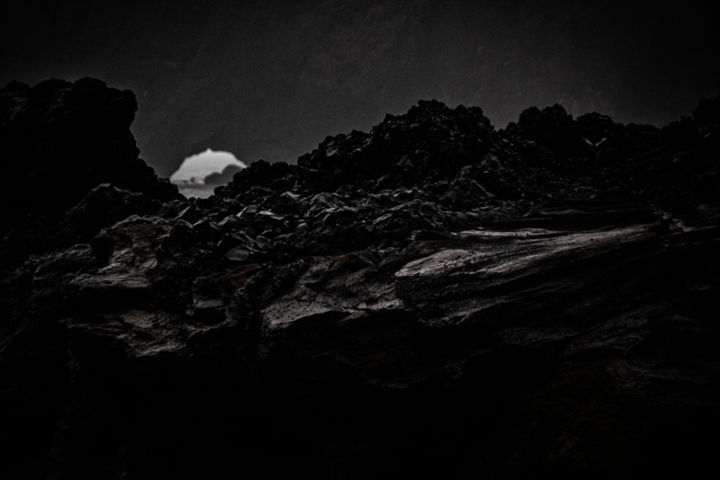 Fotografie getiteld "Par delà les rochers" door Carmen Lazarescu, Origineel Kunstwerk, Digitale fotografie