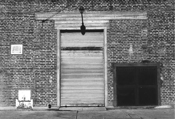 Fotografia intitulada "Puertas cerradas" por Carola Murua, Obras de arte originais