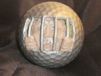 Sculptuur getiteld "Prison Ball - Golf…" door Patric Herber, Origineel Kunstwerk