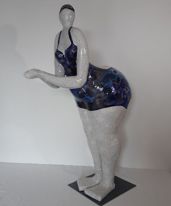 Sculptuur getiteld "Mila" door Catherine Jouve, Origineel Kunstwerk, Papier maché