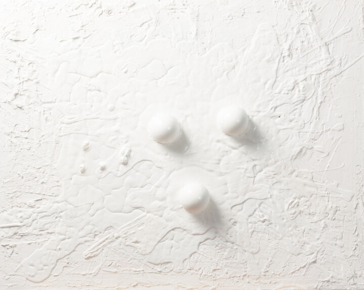 绘画 标题为“Balles à blanc” 由Catherine Barbet, 原创艺术品