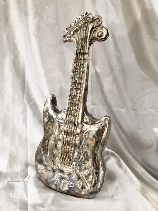 Sculpture intitulée "Guitare" par Catherine Lesueur (C.Lesueur), Œuvre d'art originale, Argile