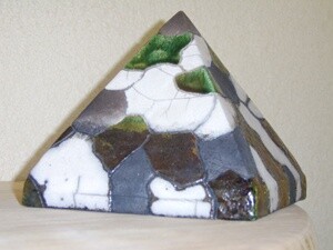 Artcraft titled "Pyramide raku" by Cathy Dendal, Original Artwork