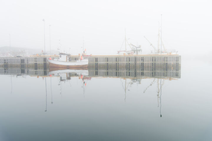 Fotografia intitolato "Port sous la brume" da Cbaud, Opera d'arte originale, Fotografia digitale