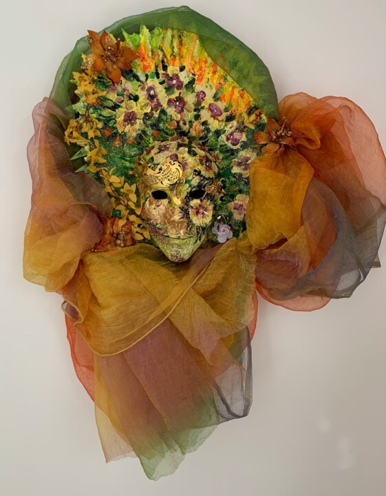 Escultura intitulada "masque soleil" por Cécile Bour, Obras de arte originais, Papel machê