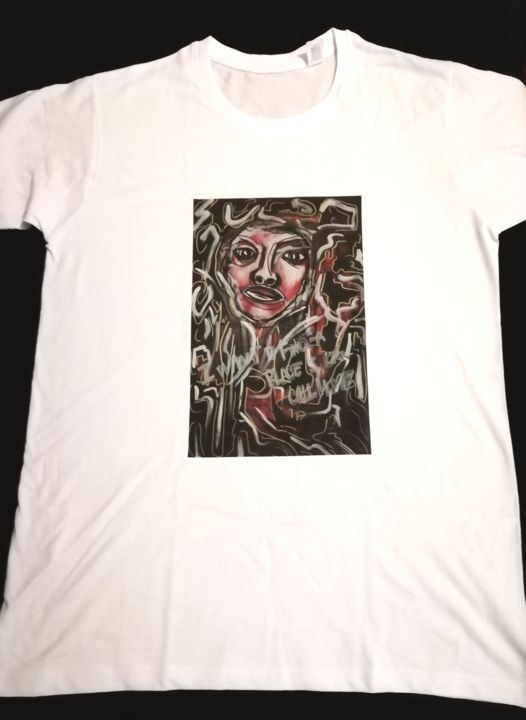 Artisanat intitulée "Home white t-shirt" par Tina J. Garcia, Œuvre d'art originale