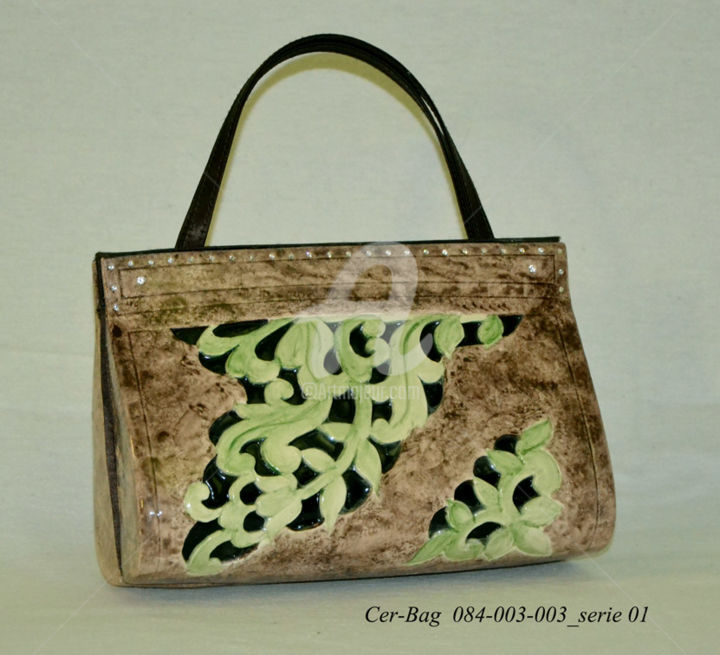 Textile Art titled "Borsa di ceramica t…" by Anna Maria Aldrovandi, Original Artwork, Furniture