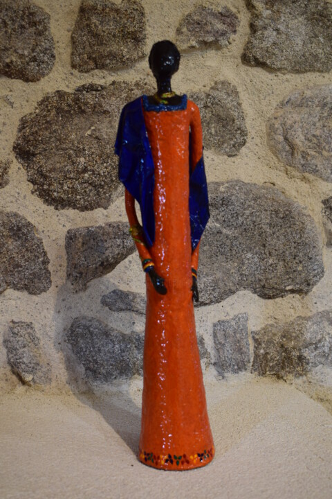 Sculpture titled "NORA" by Chantal Lissonnet, Original Artwork, Paper maché