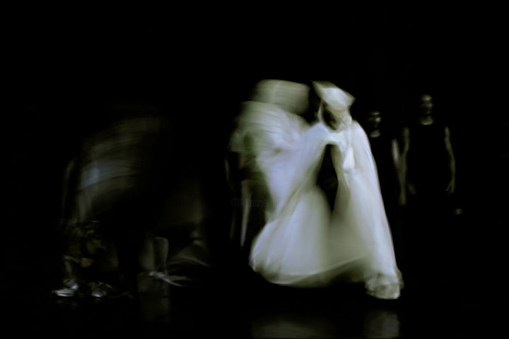 Photography titled "la danse du burnous…" by Sihem Salhi, Original Artwork